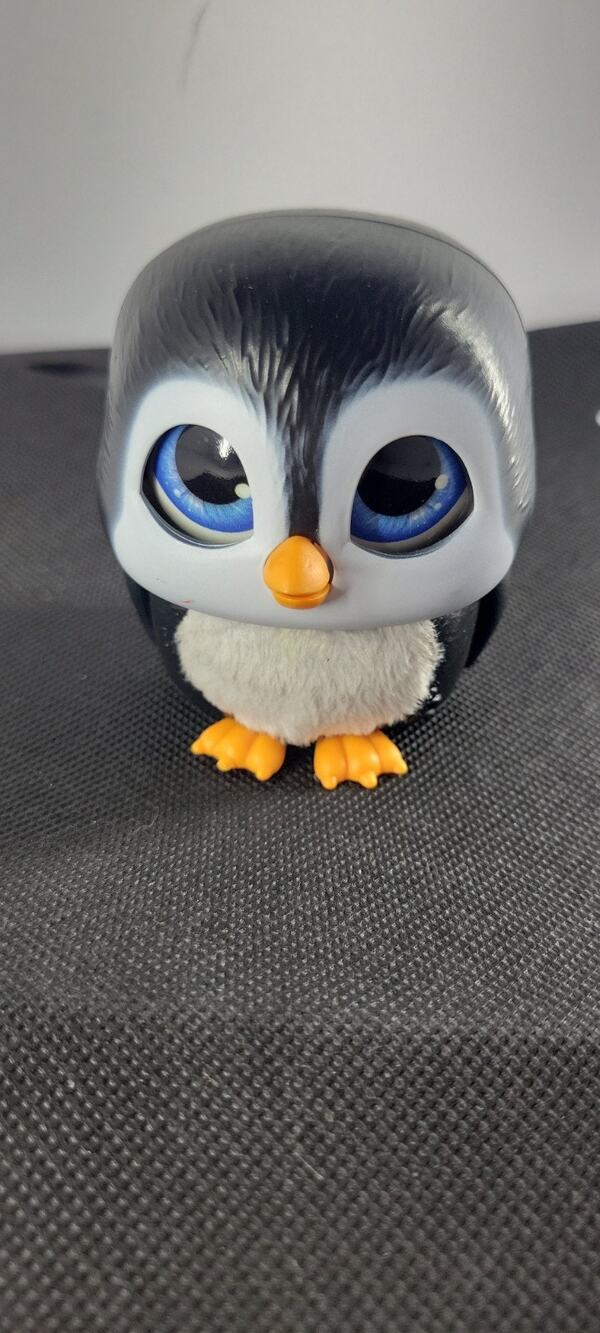 FurReal Handfuls Shivers The Penguin, 3.5 inch Interactive toy